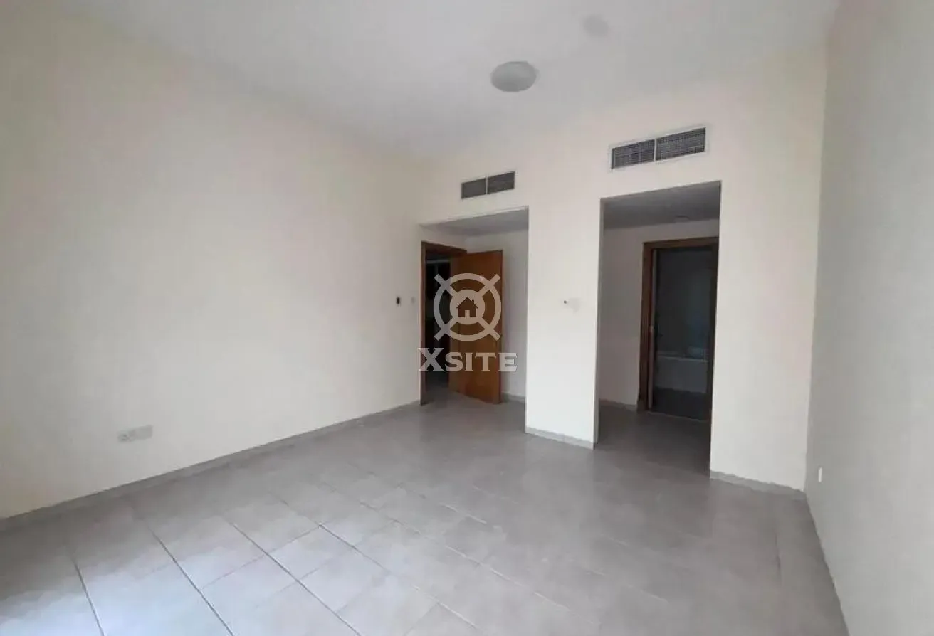Unfurnished 1 BR | Homely Unit | Community View