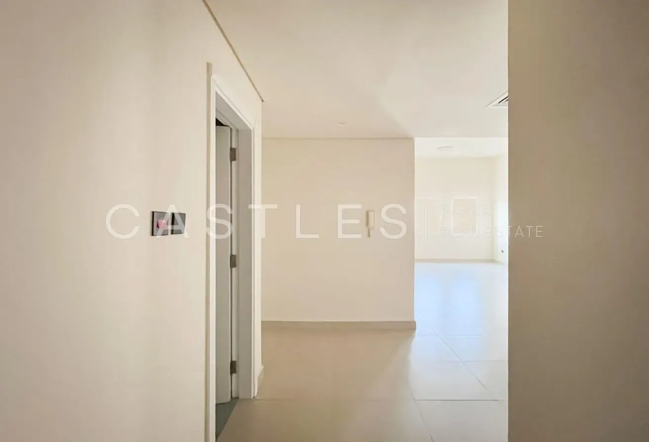 1 Bedroom | Vacant | Near Market | Fully Upgraded