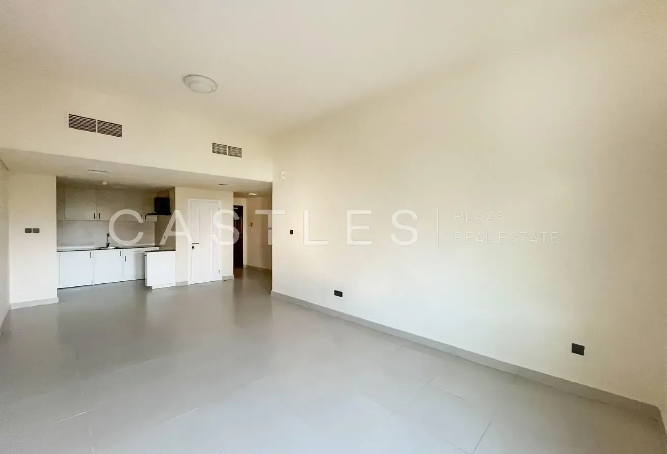 1 Bedroom | Vacant | Near Market | Fully Upgraded