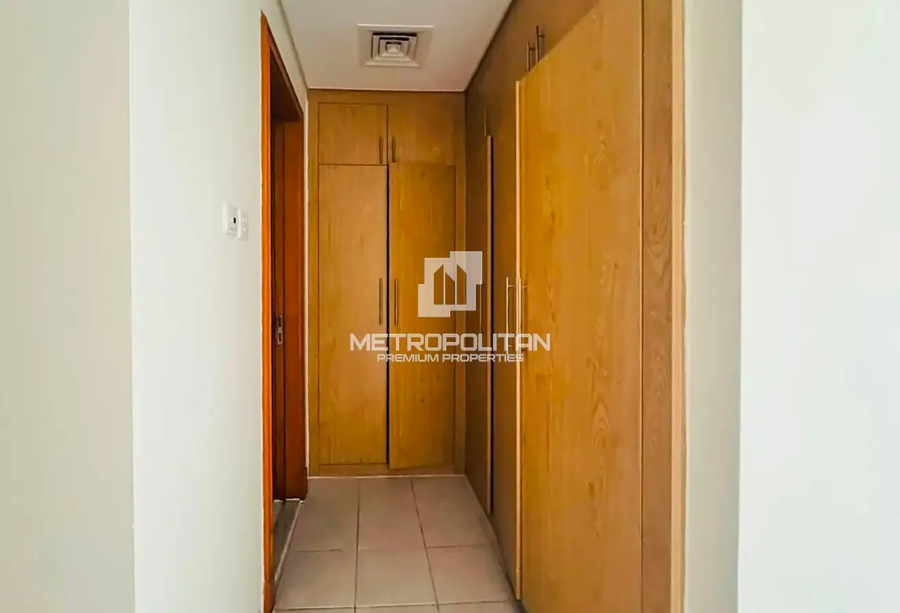 Vacant | Family Building | Community View