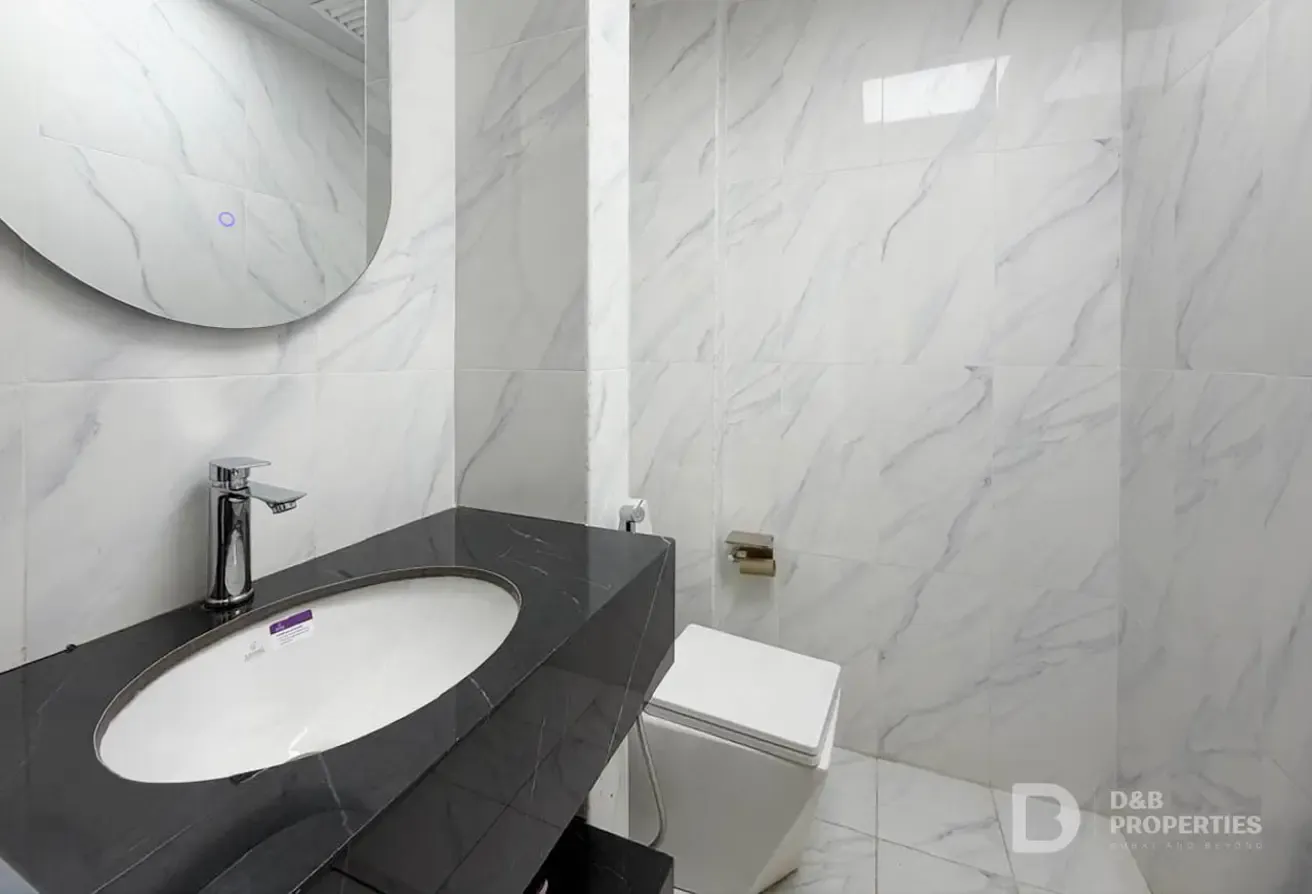 Upgraded 3BR | Unfurnished | Near Park and Lake