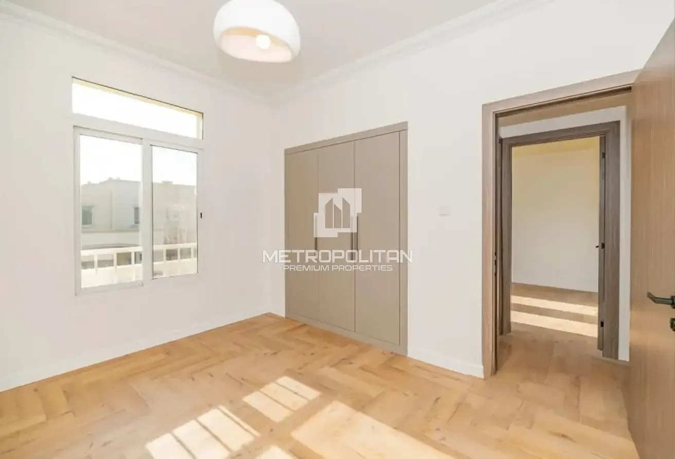 Fully Upgraded | 3BR + Study | Huge Corner Plot