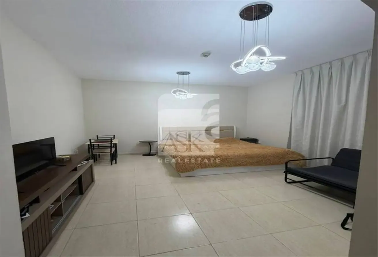 Fully Renovated | Brand-New Premium Furniture | Siemens Kitchen