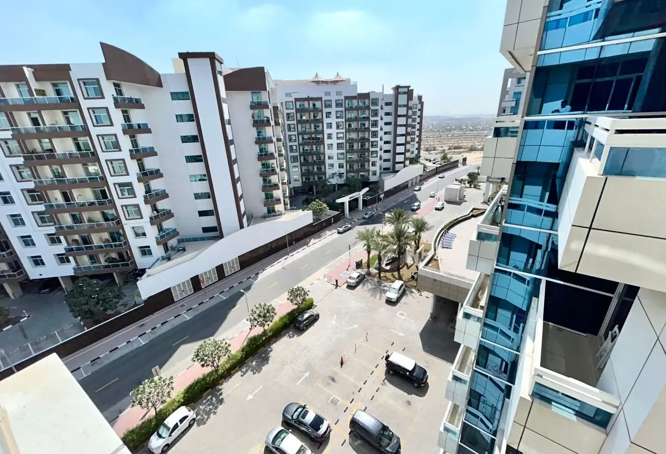 Well Maintained l Axis 2 l With Balcony l 1 BR Apt