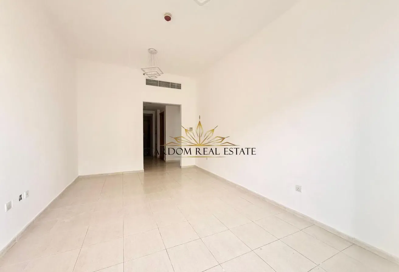 1 BEDROOM | SWIMMING POOL VIEW | VACANT