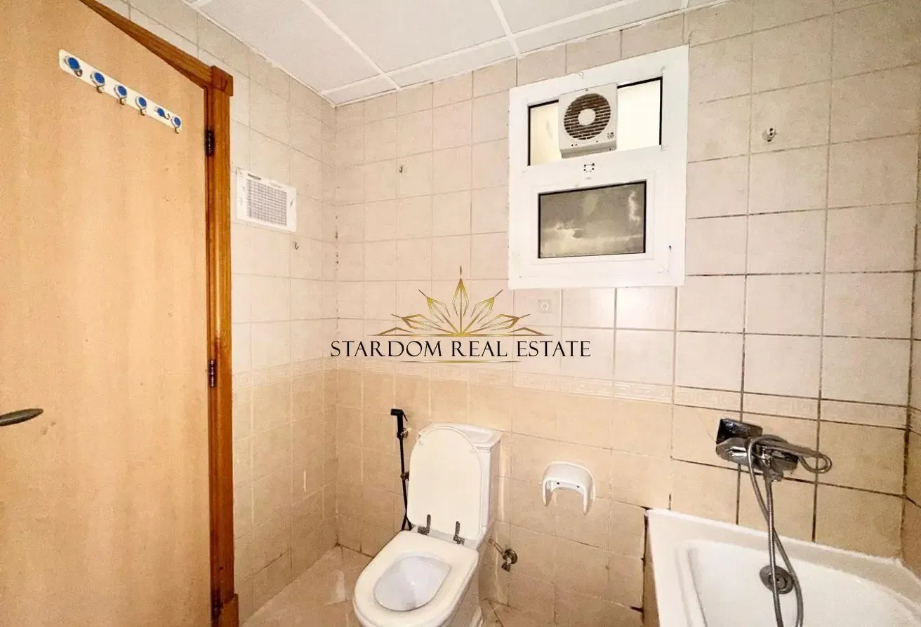 1 BEDROOM | SWIMMING POOL VIEW | VACANT