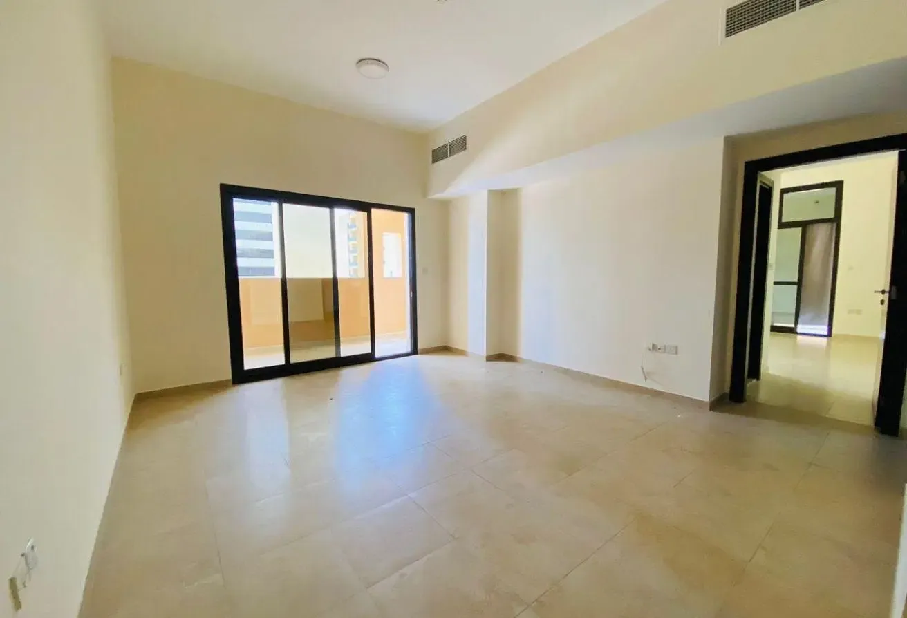 Spacious 1BHK | 2 Bathrooms | Pool| Axis Residence