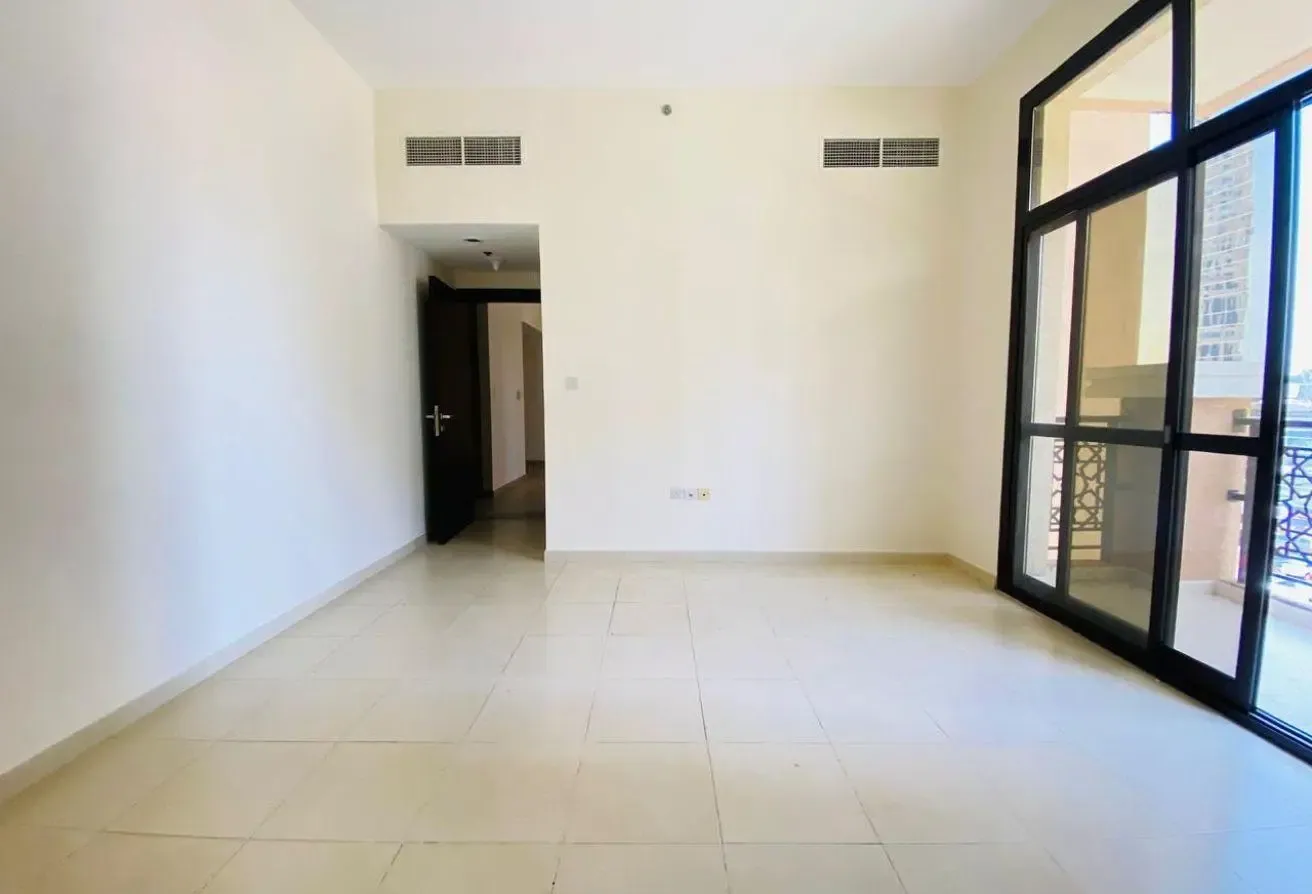 Spacious 1BHK | 2 Bathrooms | Pool| Axis Residence