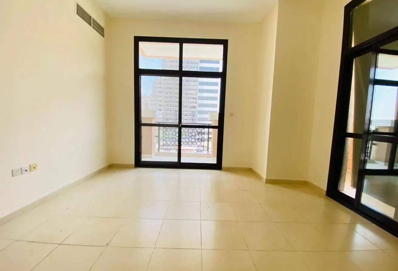 Spacious 1BHK | 2 Bathrooms | Pool| Axis Residence