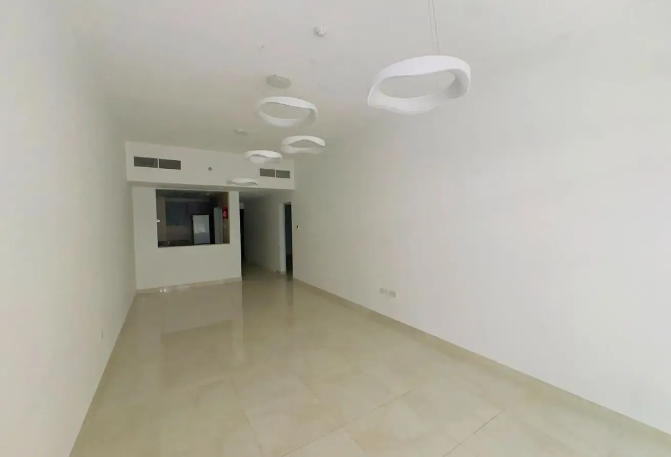 Spacious unit | Unfurnished | Convertible to 2br