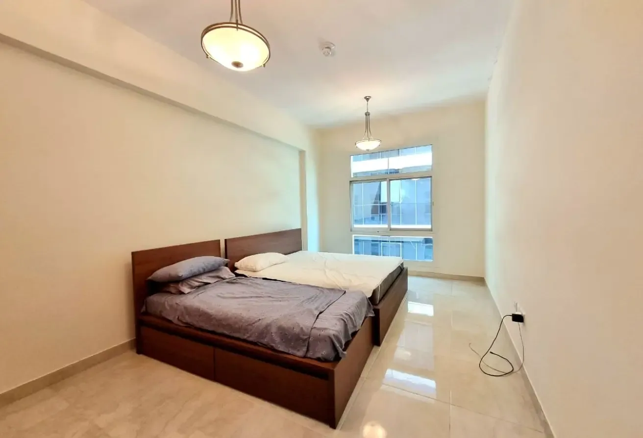 Spacious unit | Unfurnished | Convertible to 2br
