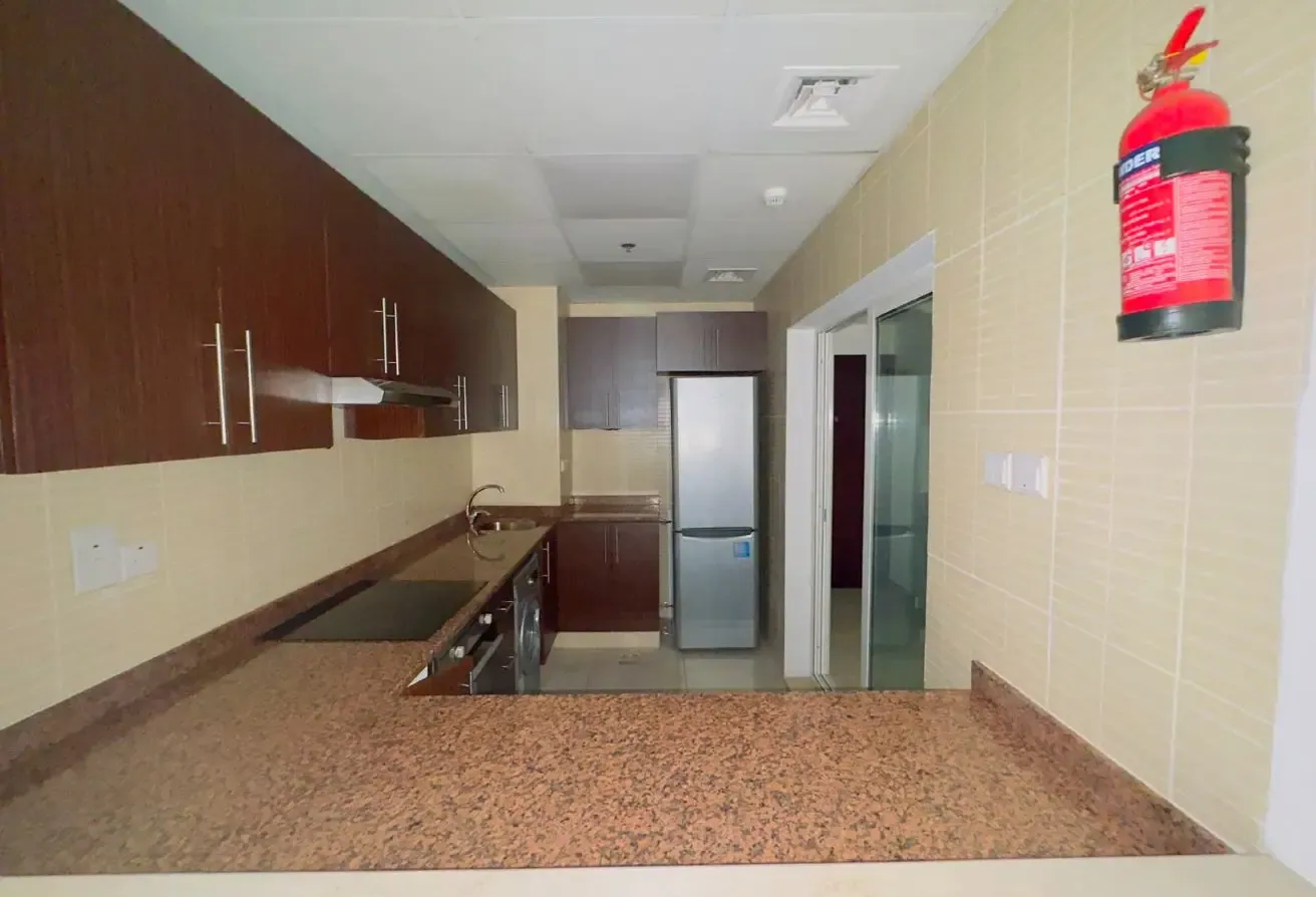 Spacious unit | Unfurnished | Convertible to 2br