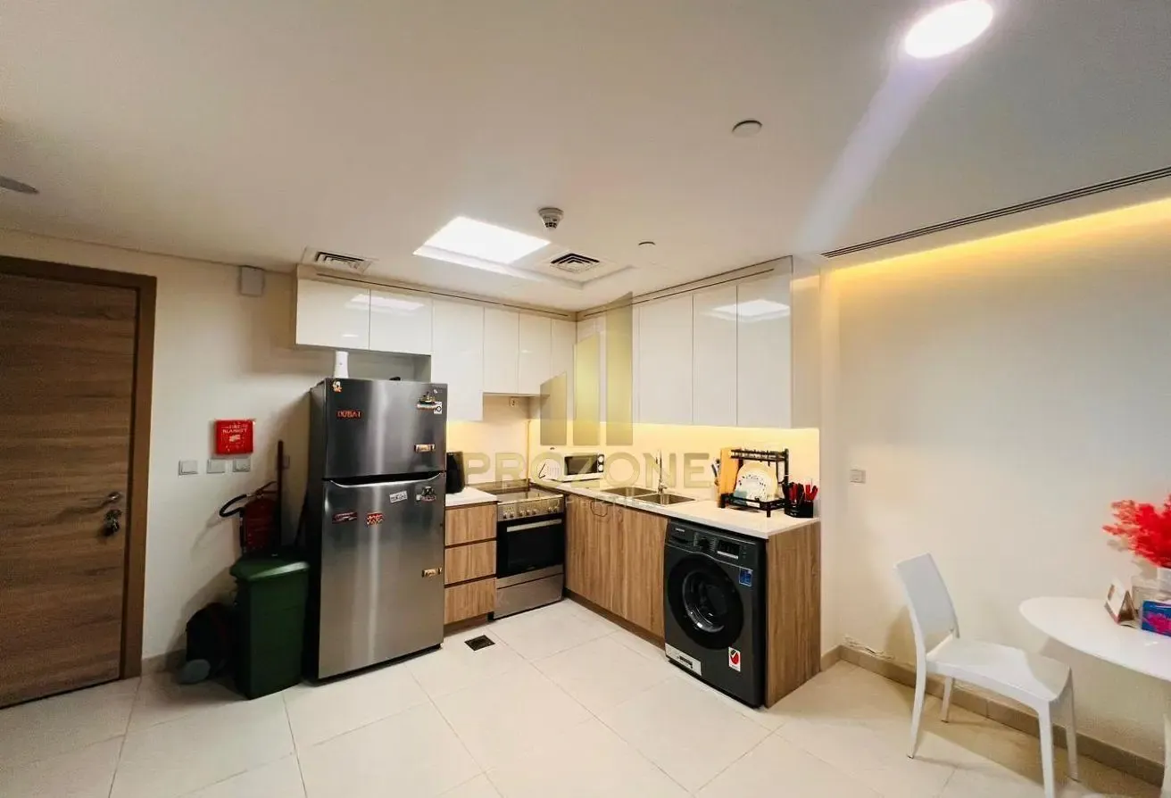 Fully Furnished | Close to Park | Vacant