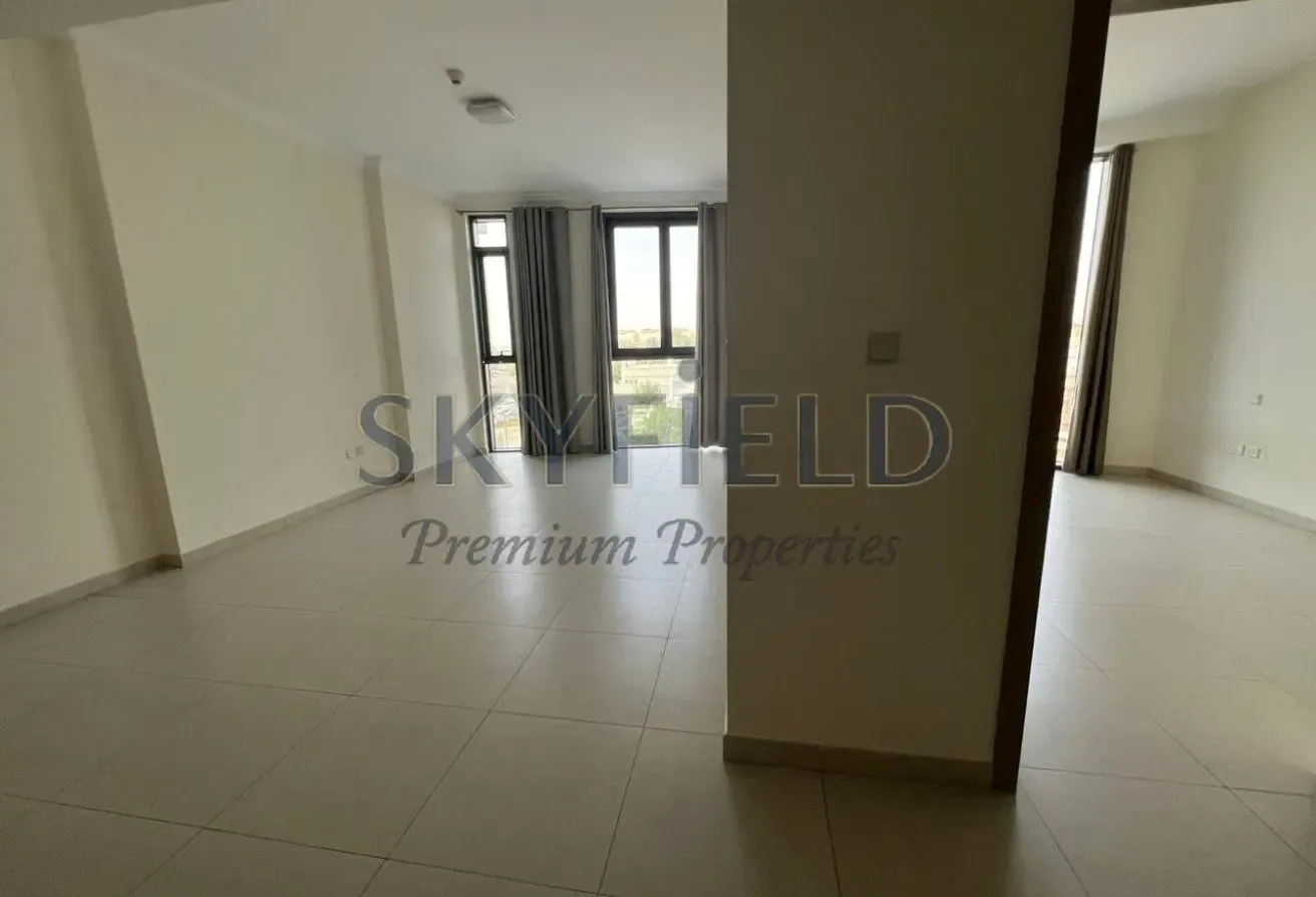 Luxury | Spacious | Huge Layout | Ready to Move
