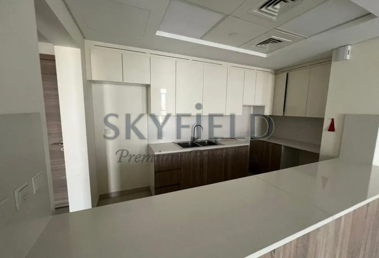 Luxury | Spacious | Huge Layout | Ready to Move