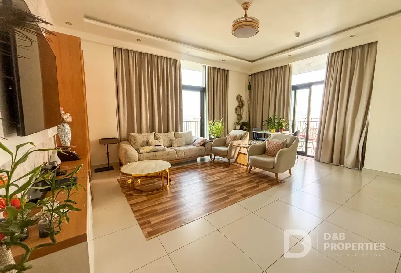 Available Now | Upgraded Unit | Multiple Cheques