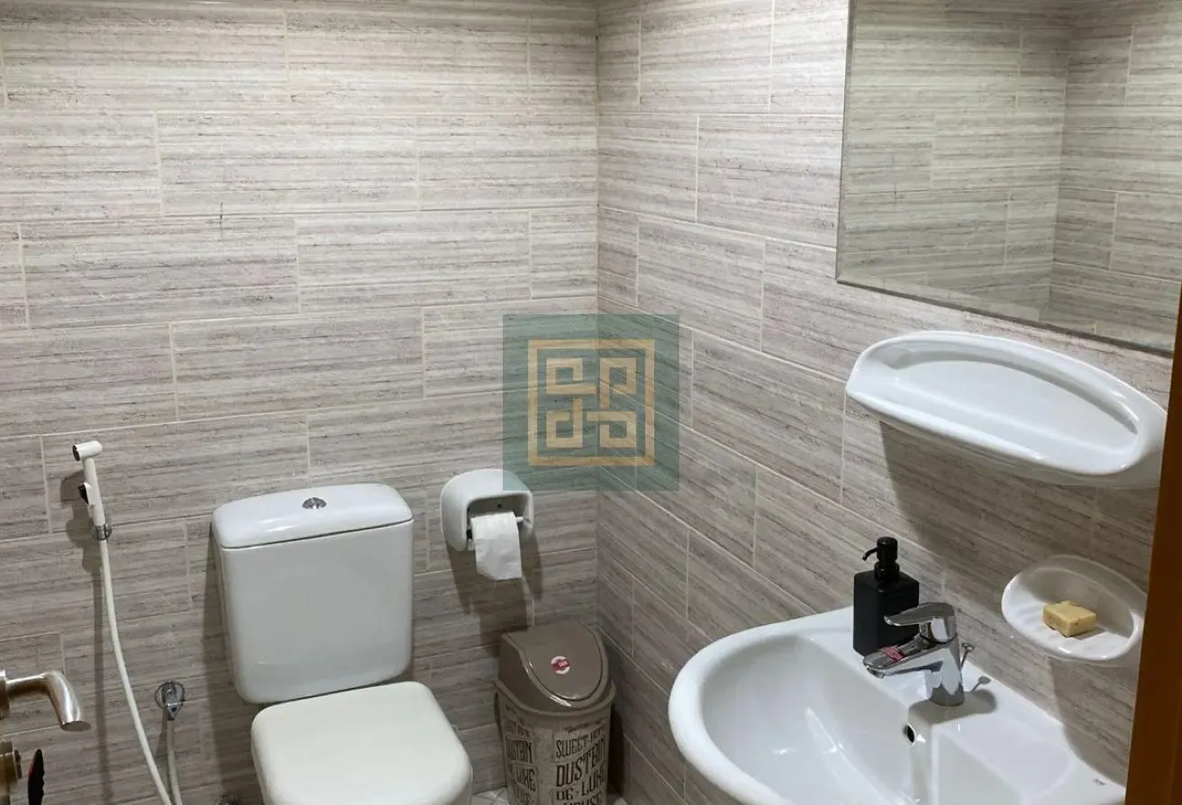 Well Maintained| Spacious layout| Ready to movein
