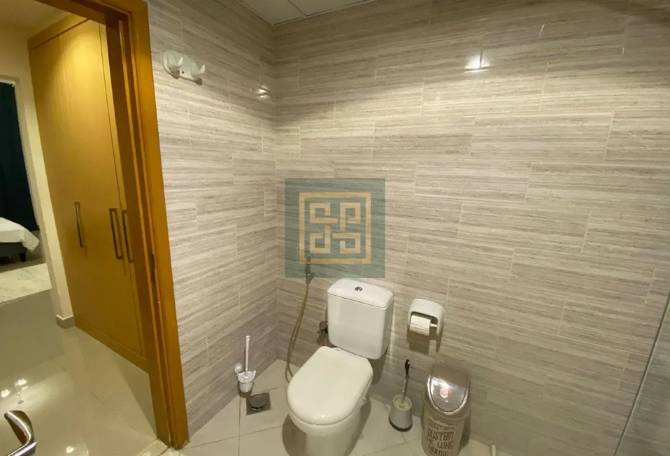 Well Maintained| Spacious layout| Ready to movein