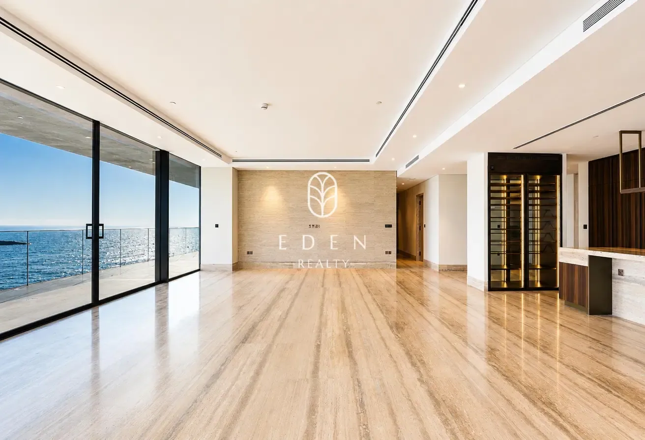 Luxury Living | 4BR Apartment | Beachfront