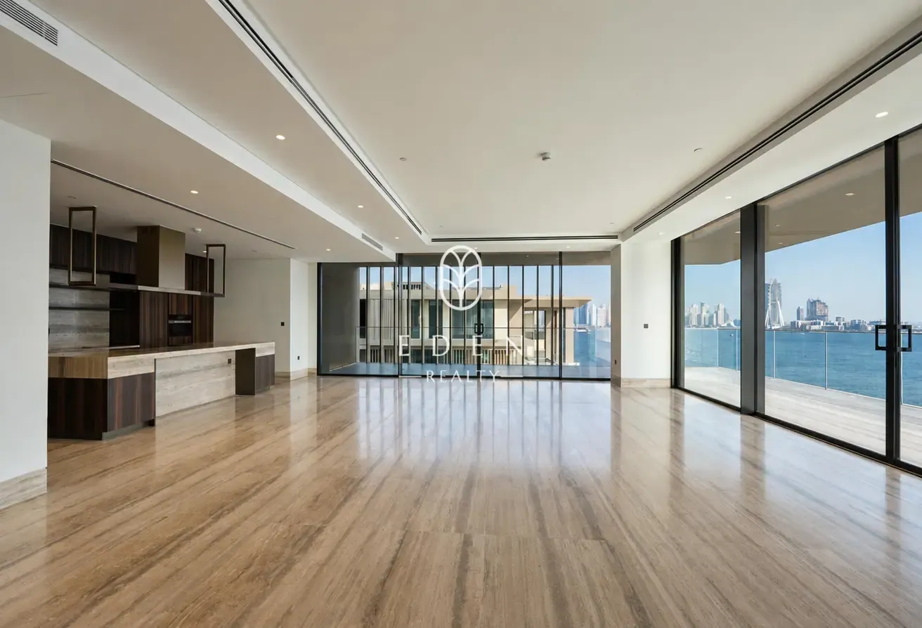 Luxury Living | 4BR Apartment | Beachfront