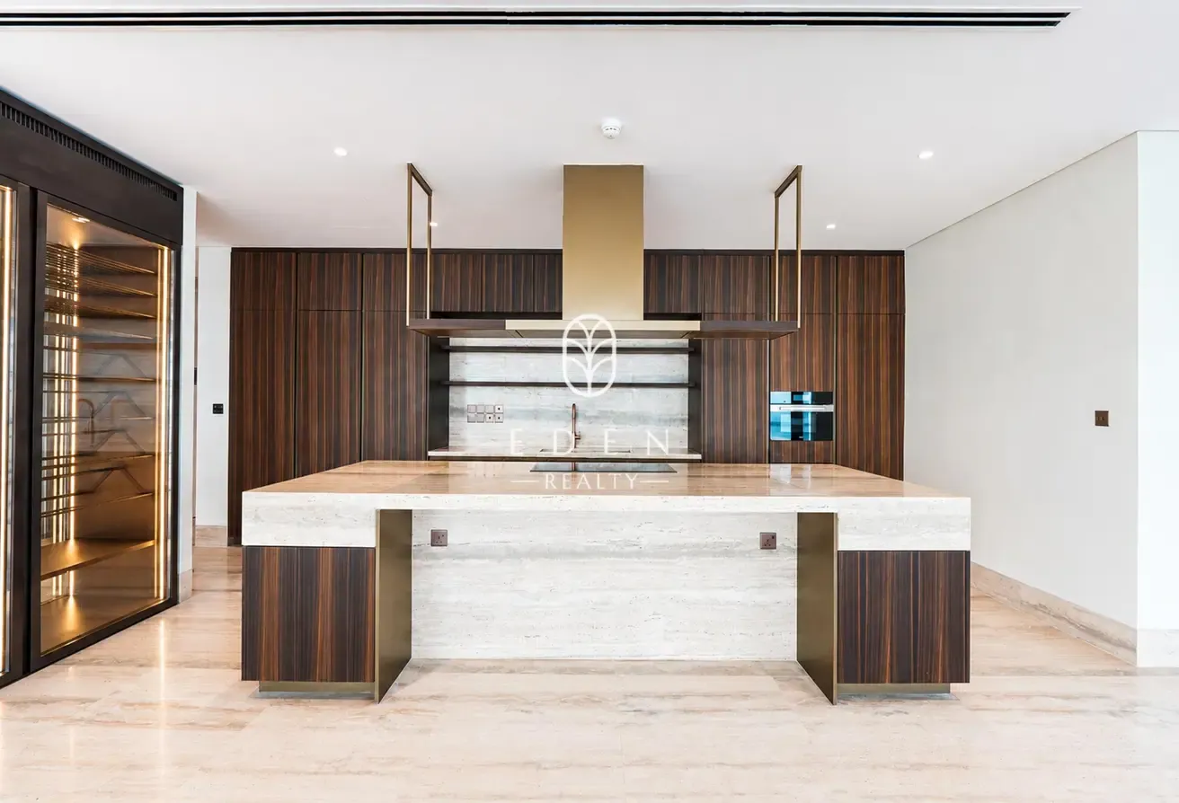 Luxury Living | 4BR Apartment | Beachfront