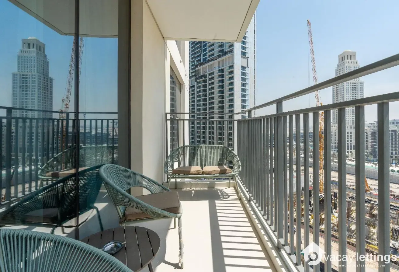 2BR in Dubai Creek Harbour | 17 Icon Bay