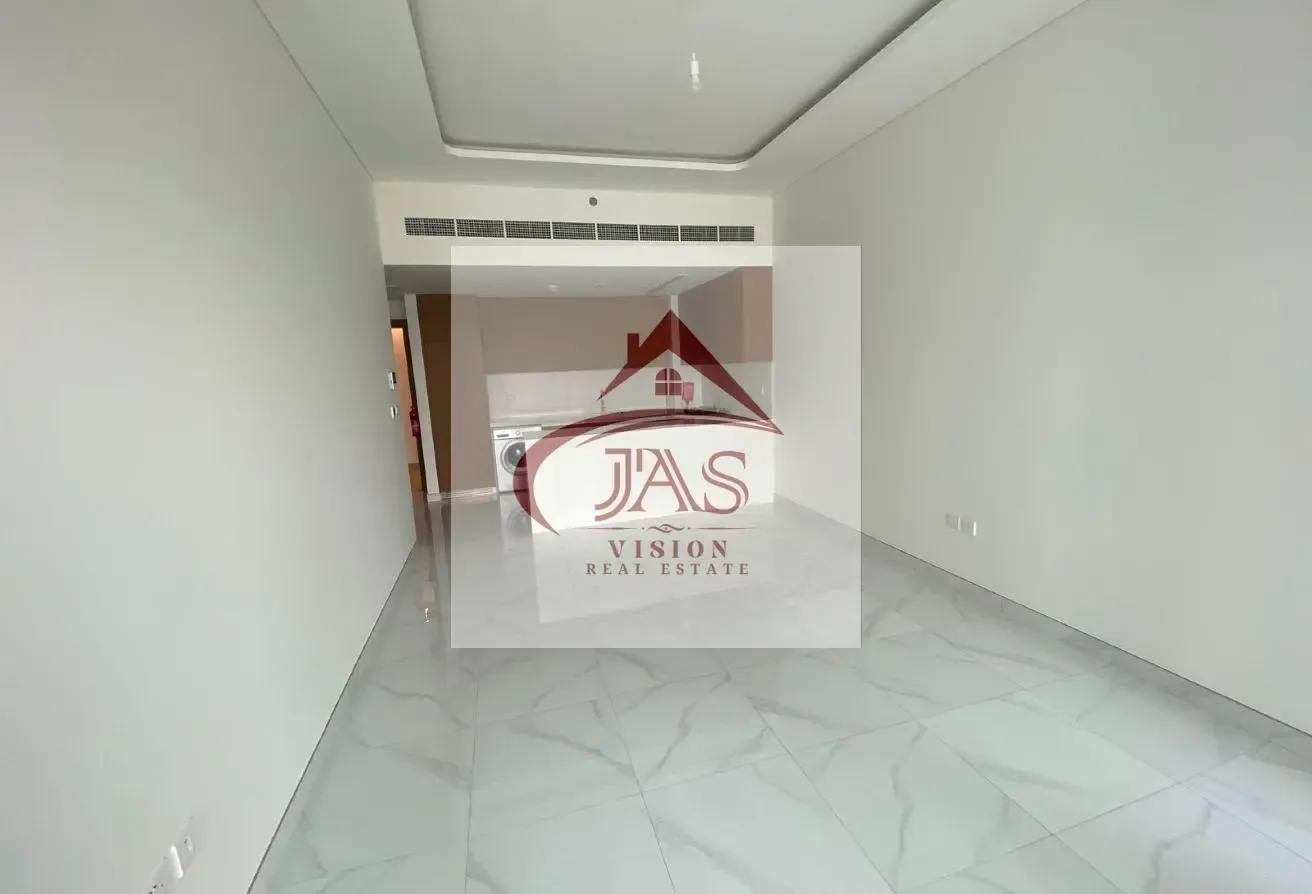 Brand New | Chiller Free | Near to Metro