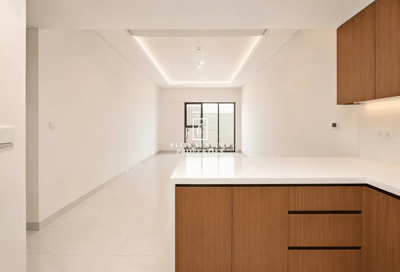 PREMIUM QUALITY | BRAND NEW | HIGH FLOOR