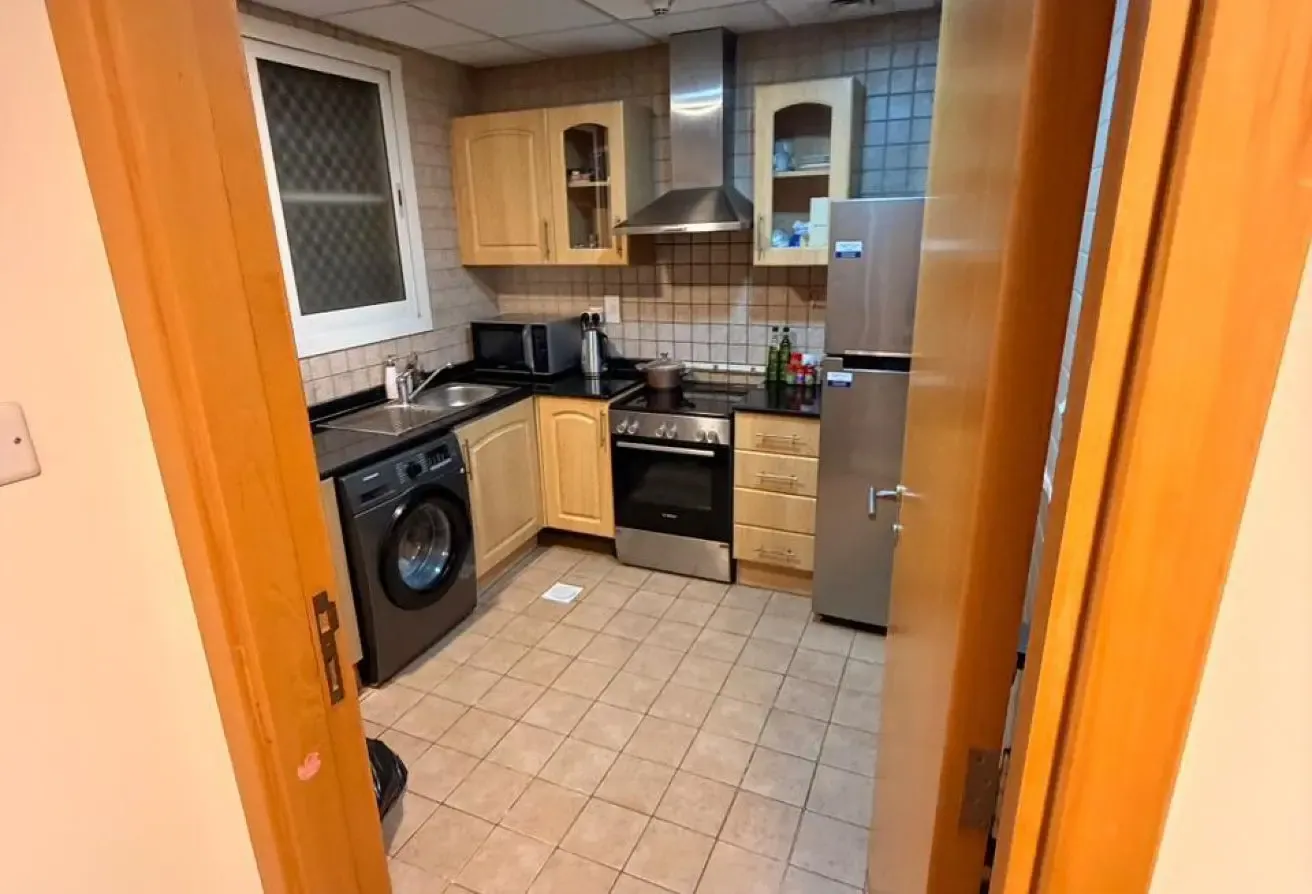 MID FLOOR | 1 BEDROOM APARTMENT | NEAR METRO