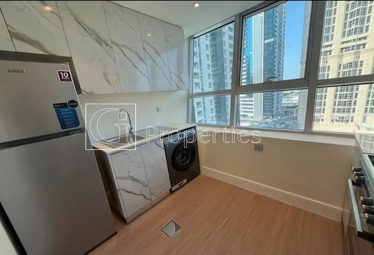 Fully furnishes | Spacious Layout | Closed Kitchen