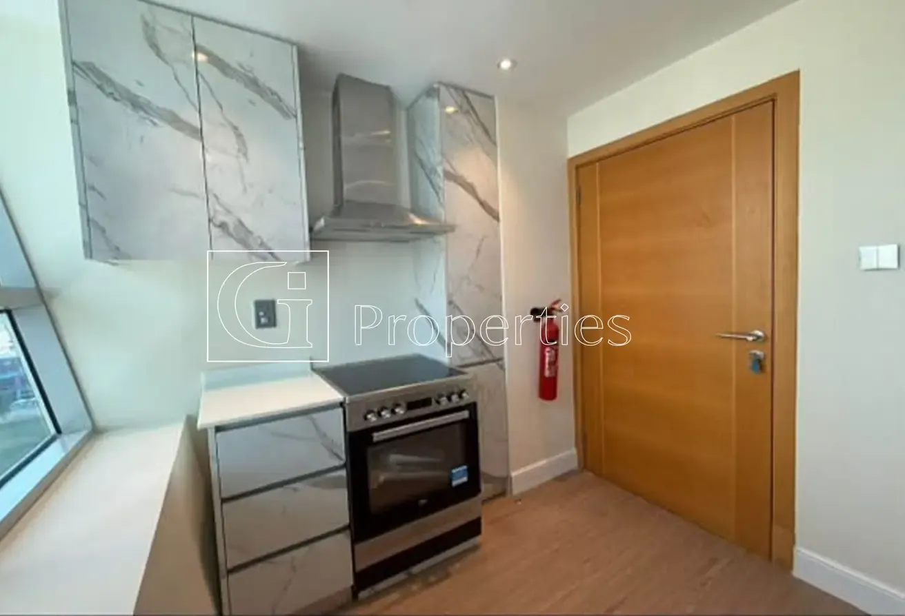 Fully furnishes | Spacious Layout | Closed Kitchen