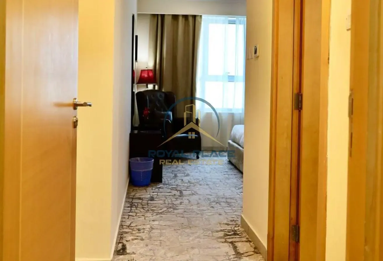 Furnished 1 Bedroom Apartment | 897 Sq. Ft. |