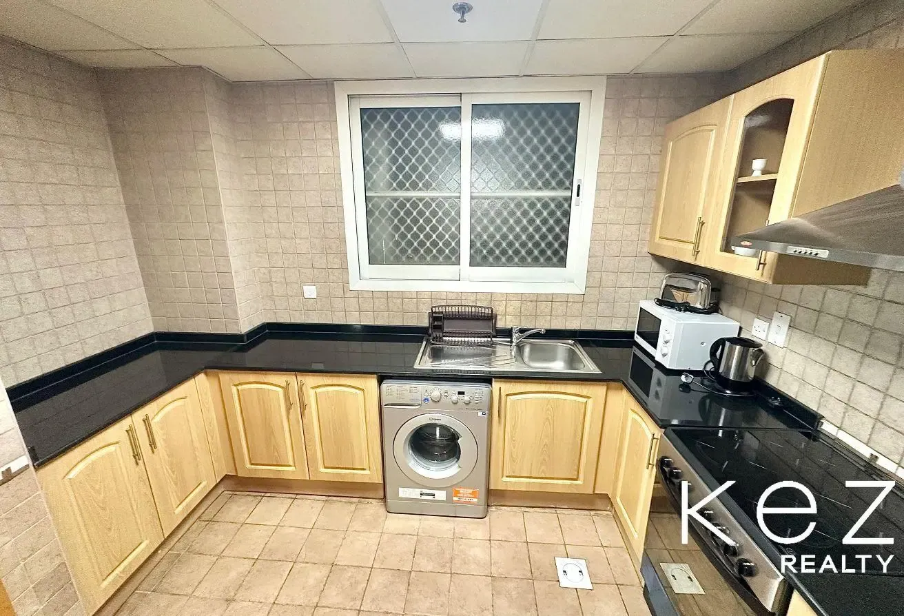 SPACIOUS 1BR FULLY FURNISHED l NEAR METRO