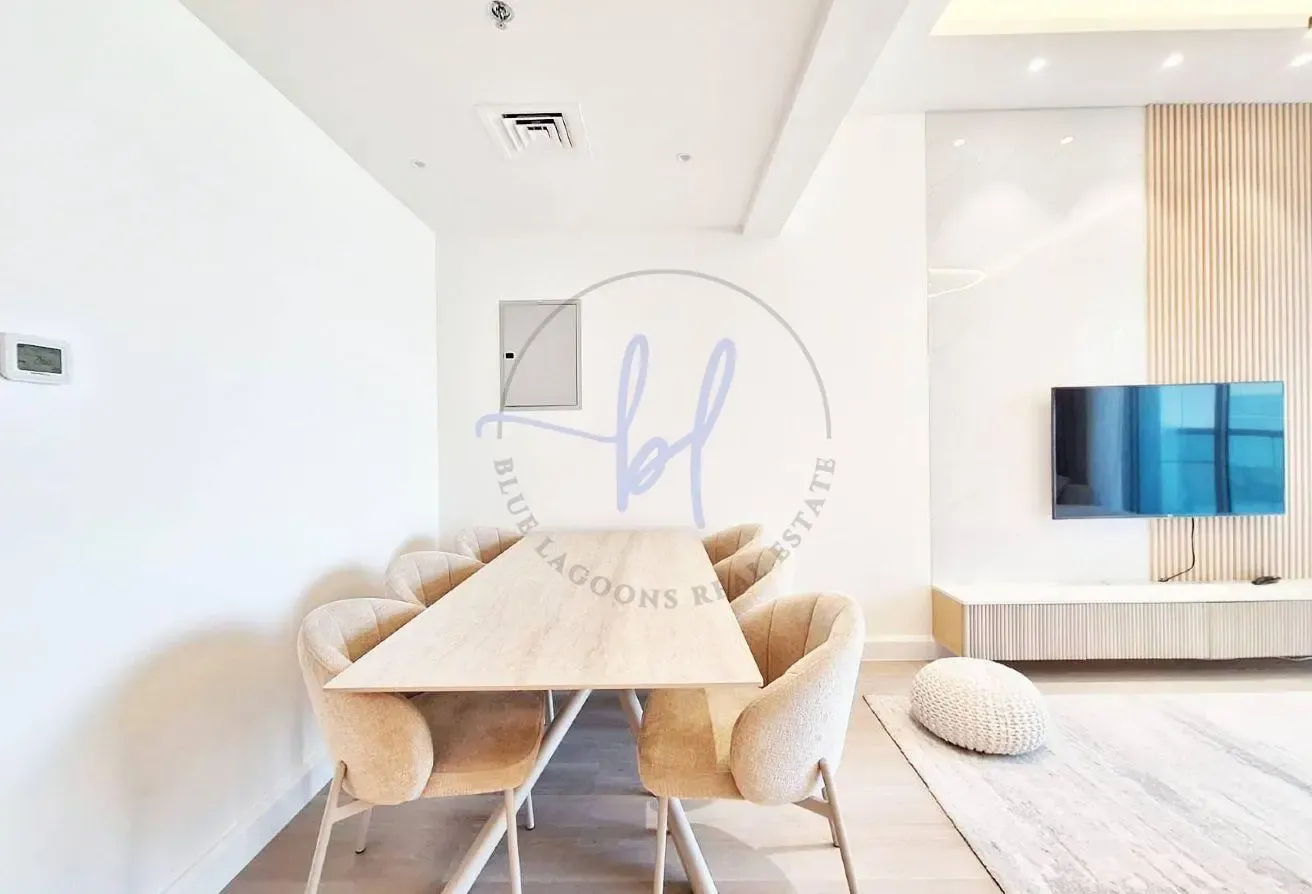 Lush Park Views | Brand New Decor | Chiller Free