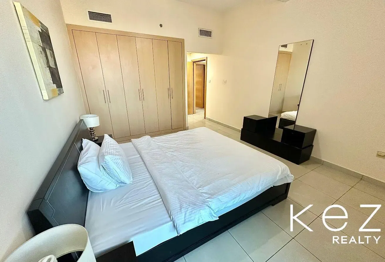 SPACIOUS 1BR FULLY FURNISHED l NEAR METRO