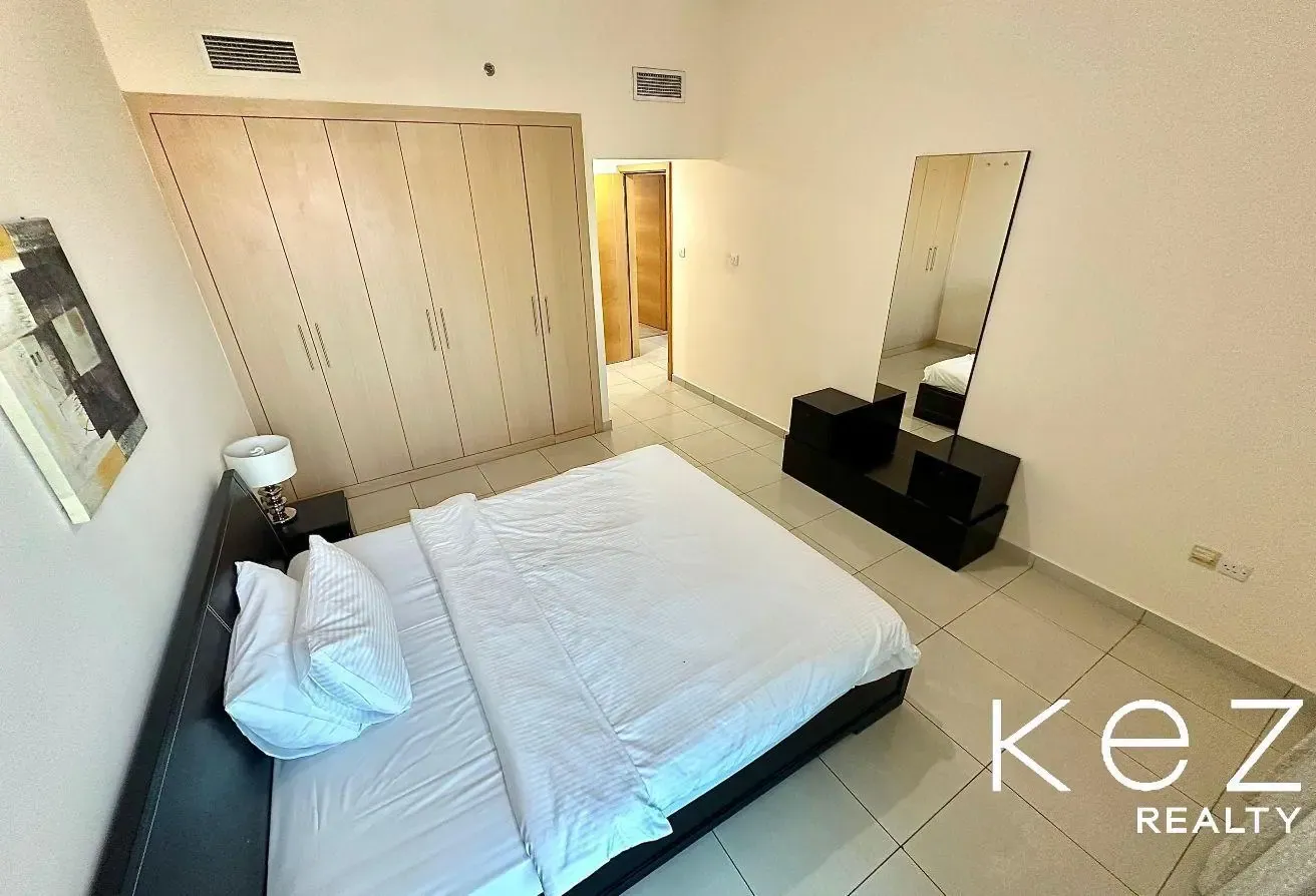 SPACIOUS 1BR FULLY FURNISHED l NEAR METRO