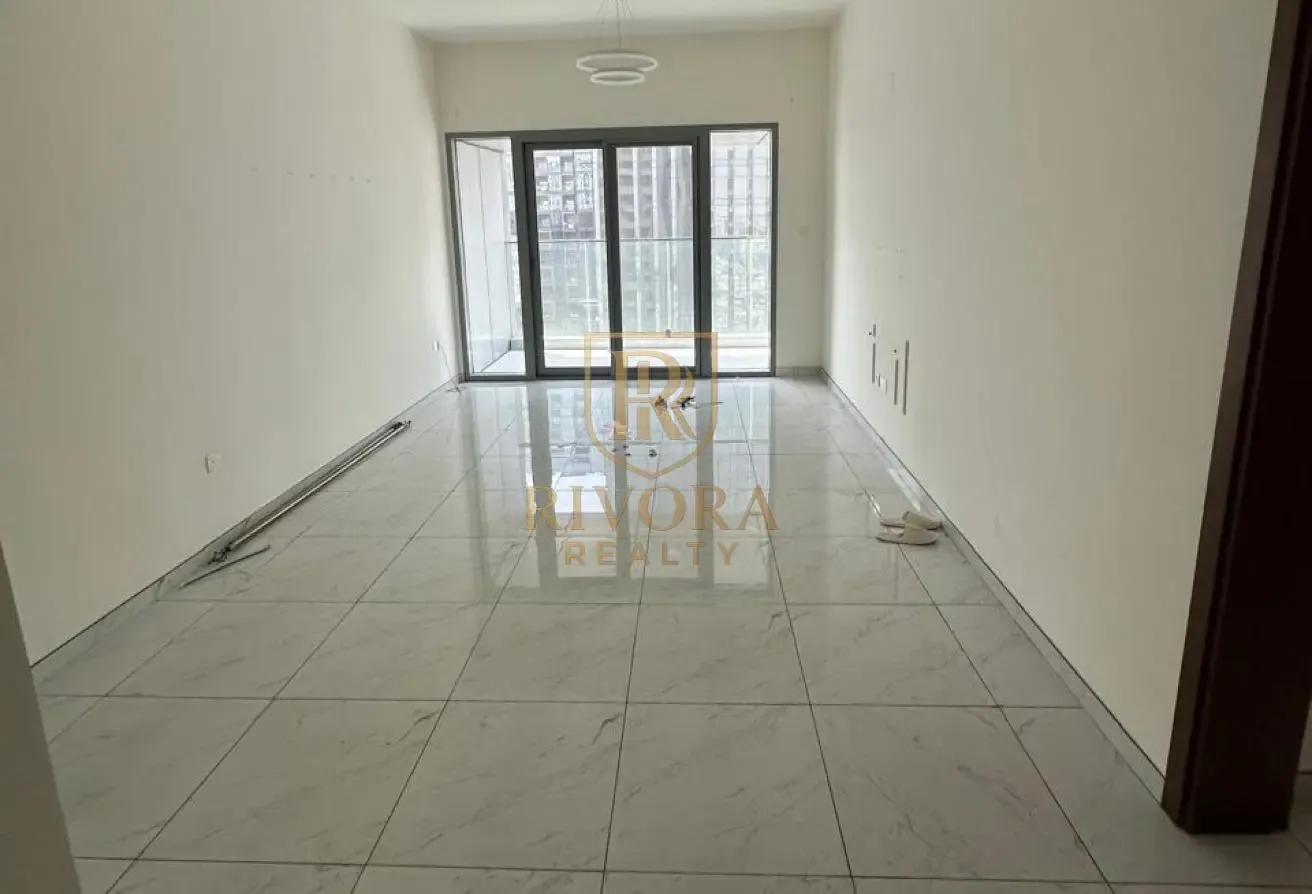 1 BHK I WITH STORAGE ROOM I NEAR TO METRO
