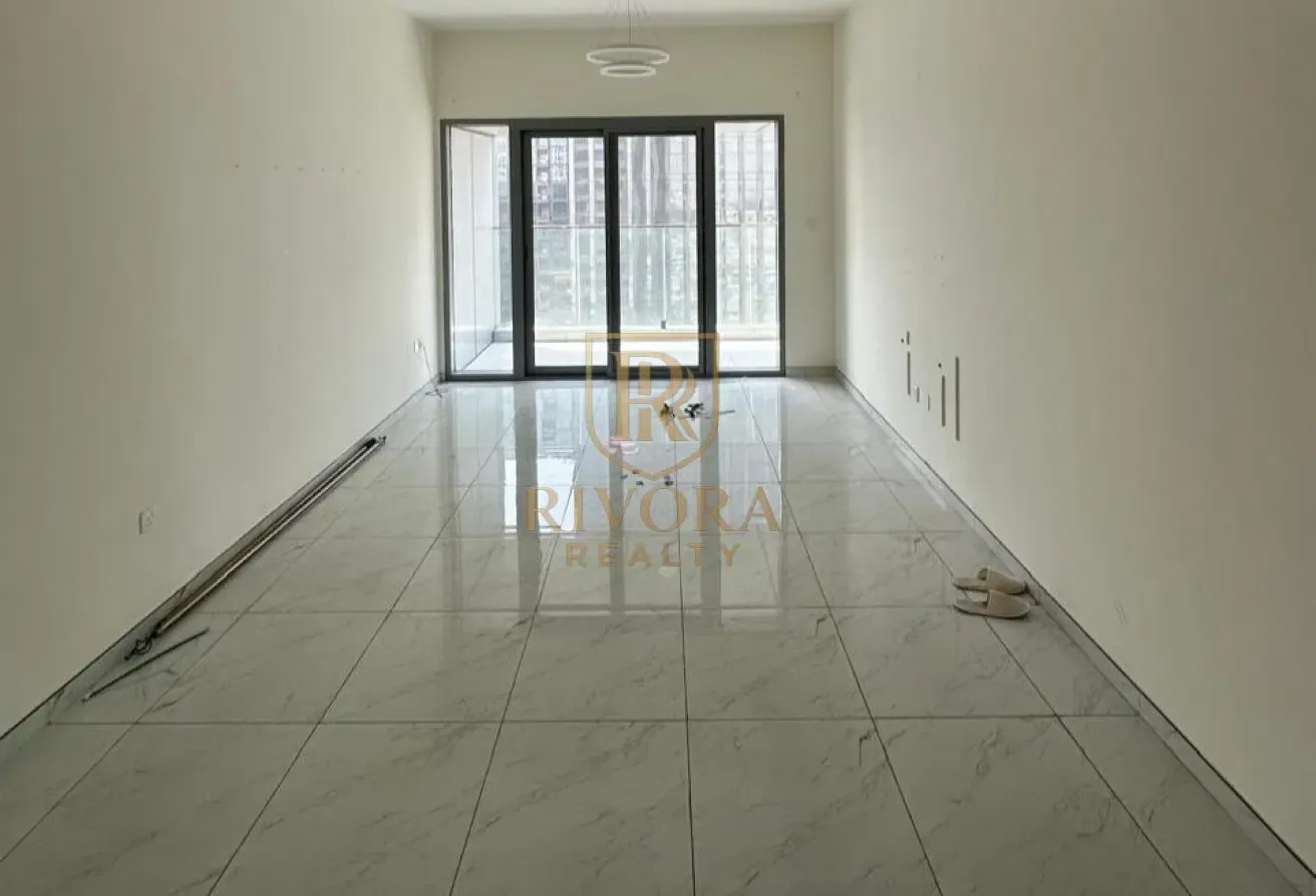 1 BHK I WITH STORAGE ROOM I NEAR TO METRO