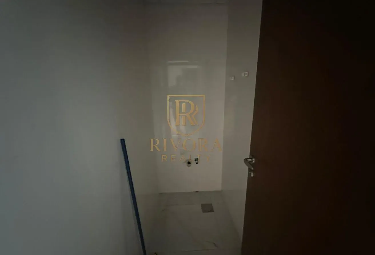 1 BHK I WITH STORAGE ROOM I NEAR TO METRO