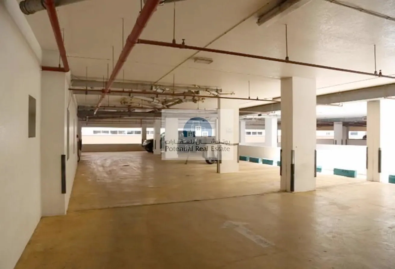 1 BR @  Al Karama - ( opp Burjuman Metro Station)