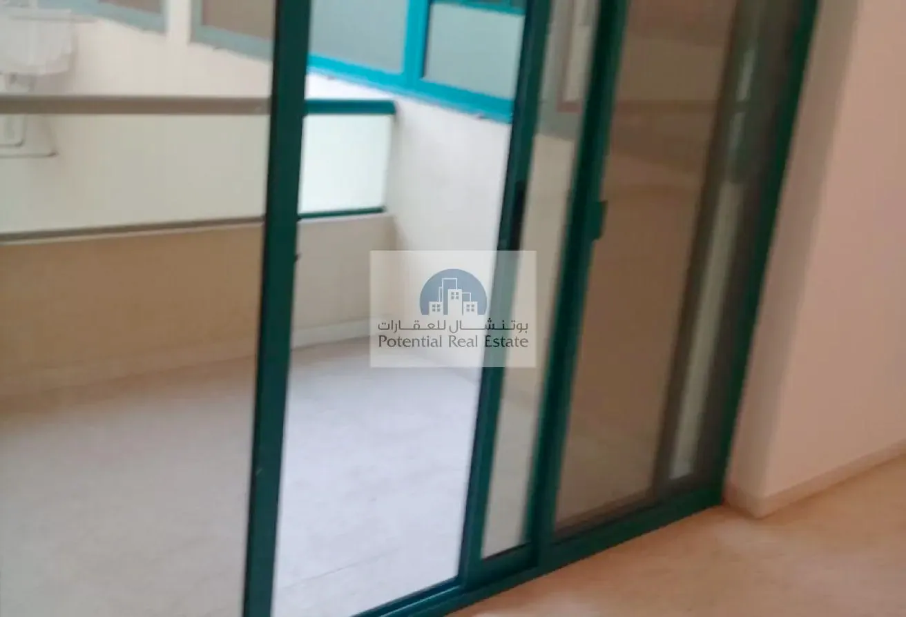 1 BR @  Al Karama - ( opp Burjuman Metro Station)