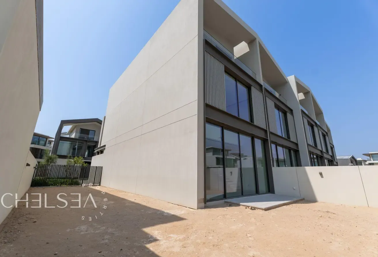 CORNER | G+2 | TOWNHOUSE | LARGE PLOT
