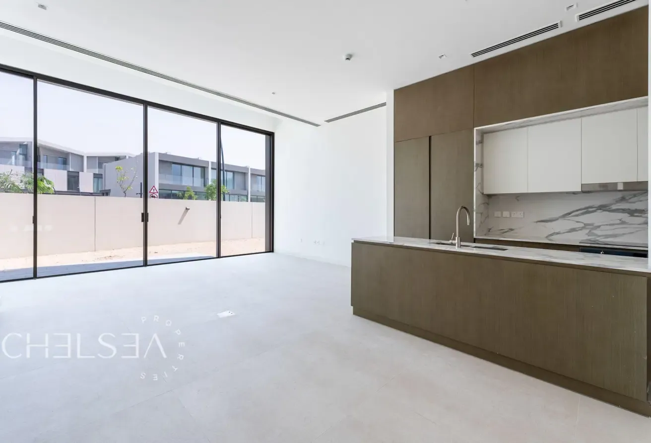 CORNER | G+2 | TOWNHOUSE | LARGE PLOT