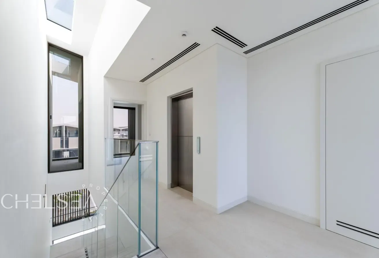 CORNER | G+2 | TOWNHOUSE | LARGE PLOT
