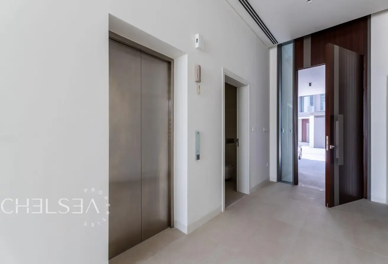 CORNER | G+2 | TOWNHOUSE | LARGE PLOT