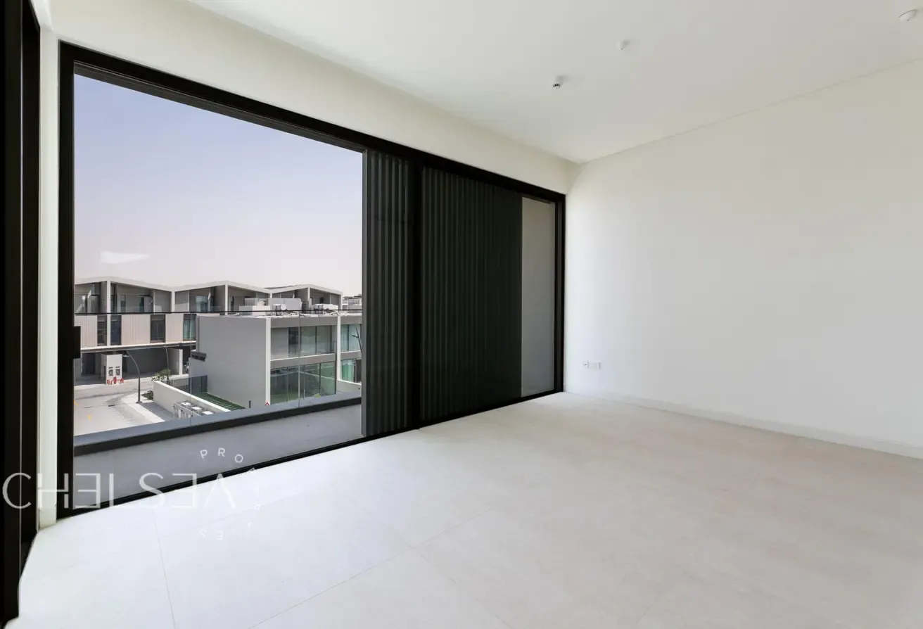 CORNER | G+2 | TOWNHOUSE | LARGE PLOT