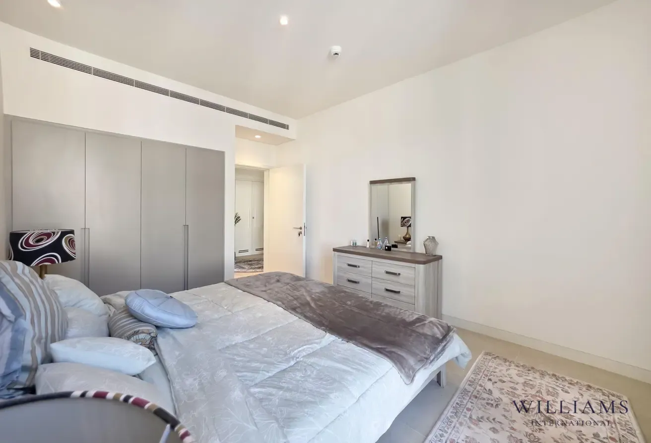 SINGLE ROW | VACANT | FURNISHED OR UNFURNISHED