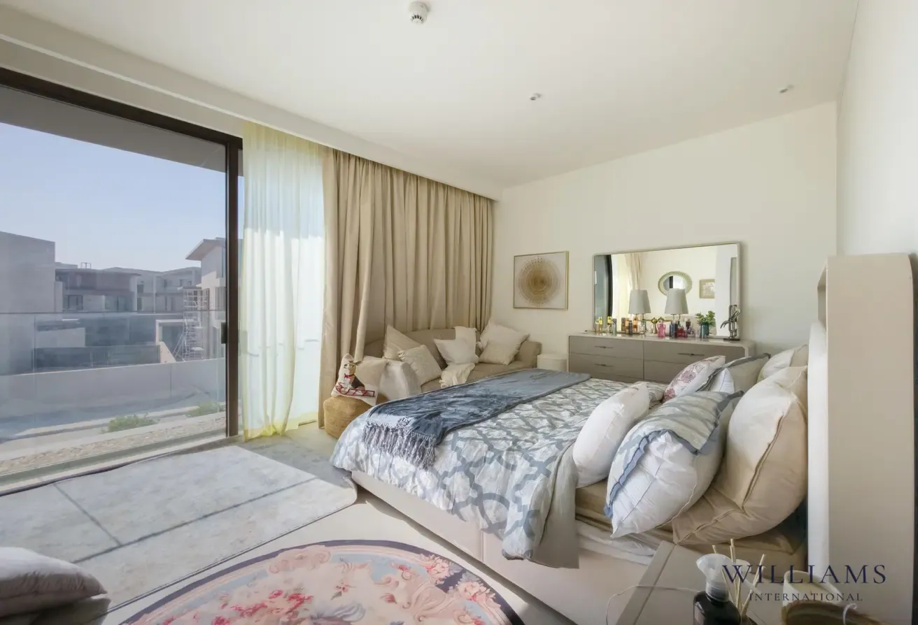 SINGLE ROW | VACANT | FURNISHED OR UNFURNISHED