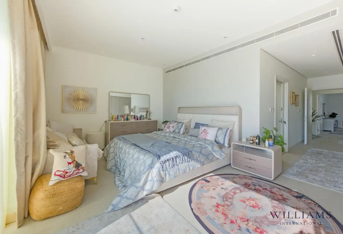SINGLE ROW | VACANT | FURNISHED OR UNFURNISHED