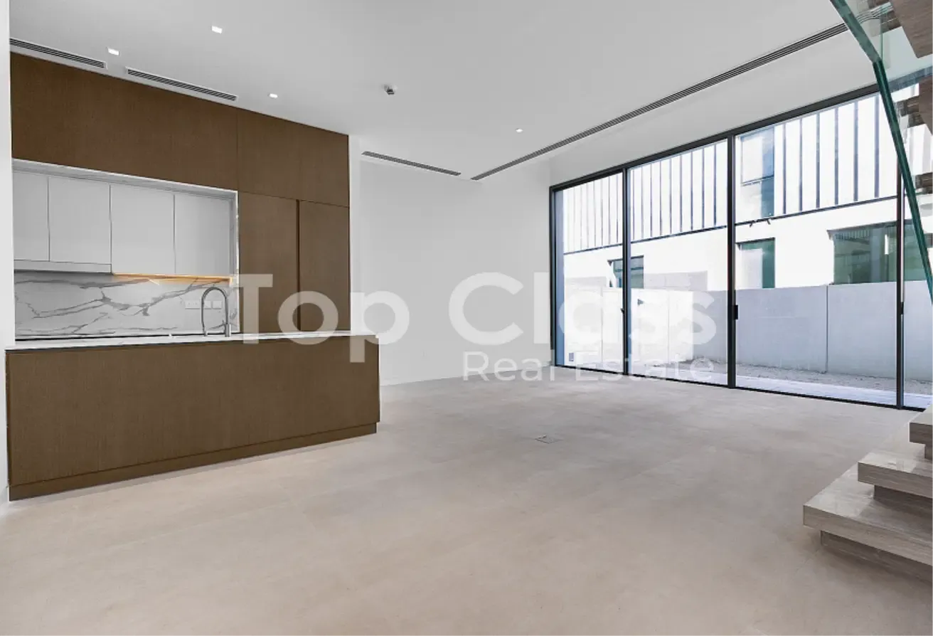 G+2 Townhouse | Two Living Areas | BUA: 3,780sqft
